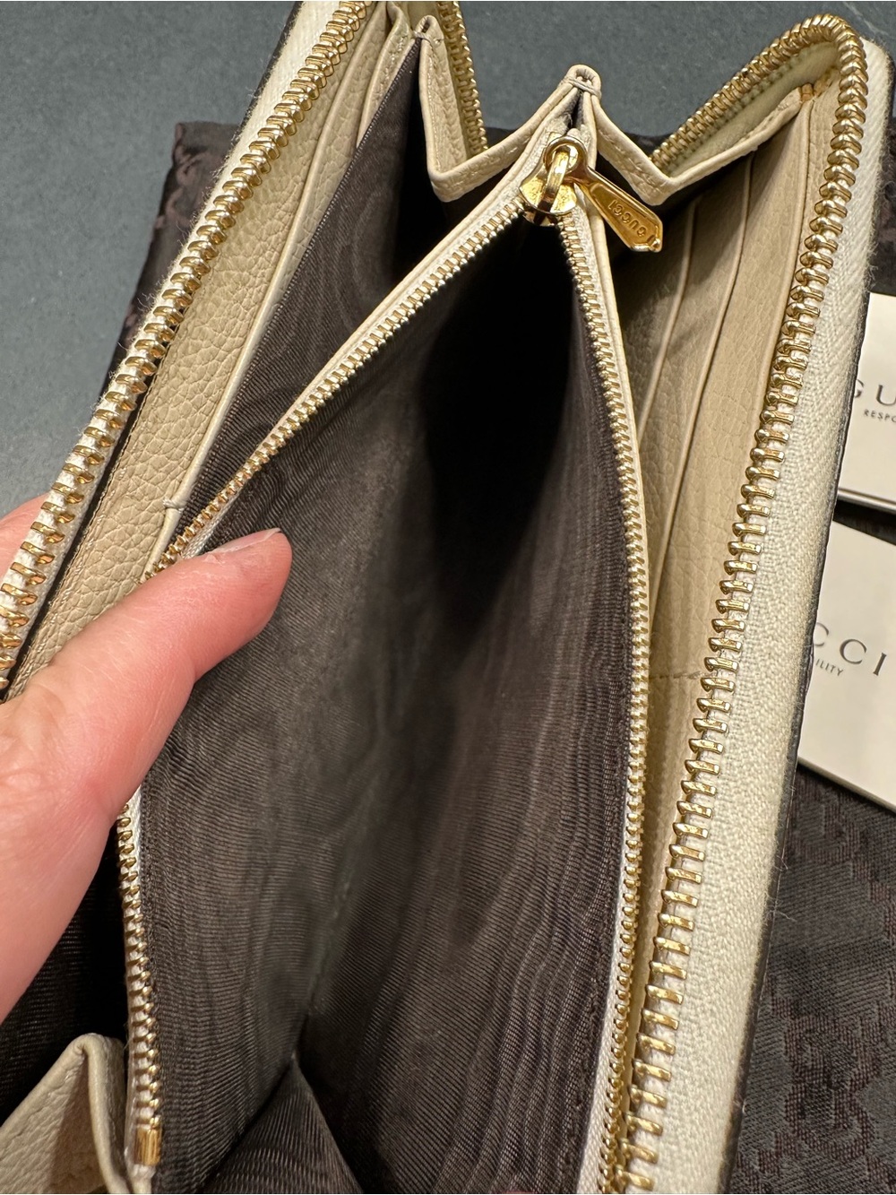 Gucci Zumi Zip Around Wallet-COA included - Picture 10 of 15
